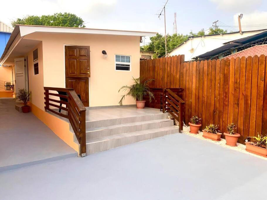 Cozy 1-Bedroom Apartment Close To City Center Willemstad Exterior photo
